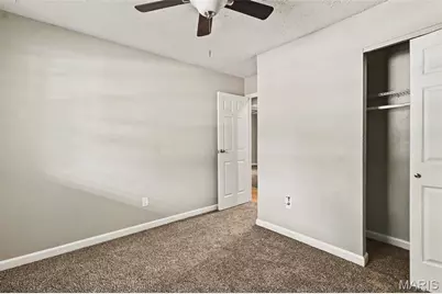 2322 Battlefield Drive, Florissant, MO 63031 - Photo 7