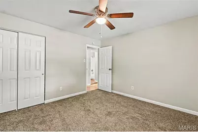 2322 Battlefield Drive, Florissant, MO 63031 - Photo 11