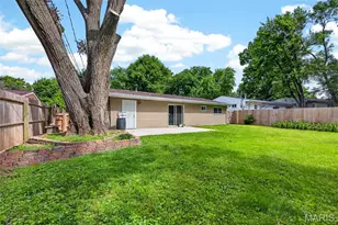 9818 Tanbark Ln, Saint Louis, MO 63134 - Photo 27