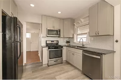 6962 Sutherland Avenue, Saint Louis, MO 63109 - Photo 7