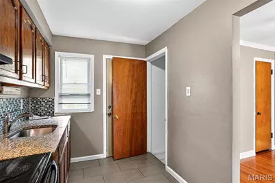 9625 Colony Drive, Saint Louis, MO 63137 - Photo 11