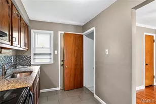 9625 Colony Dr, Saint Louis, MO 63137 - Photo 11