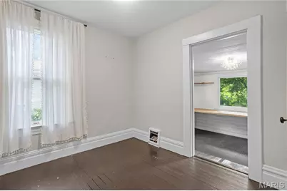 419 S Van Buren Avenue, Kirkwood, MO 63122 - Photo 15