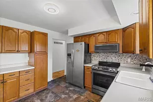 420 Canary Ln, Saint Charles, MO 63301 - Photo 15