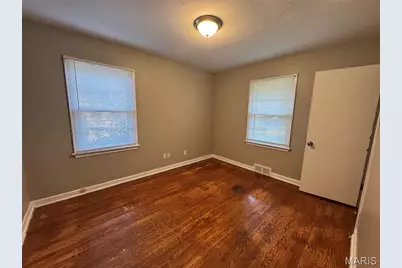 10 Drummond Drive, Saint Louis, MO 63135 - Photo 9