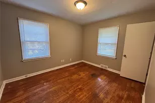 10 Drummond Dr, Saint Louis, MO 63135 - Photo 9