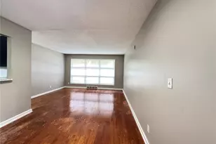 10 Drummond Dr, Saint Louis, MO 63135 - Photo 5