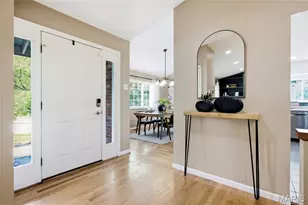 11201 Trieste Dr, Saint Louis, MO 63146 - Photo 3