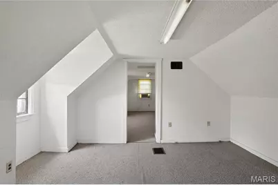 109 Chambers Road, Saint Louis, MO 63137 - Photo 11