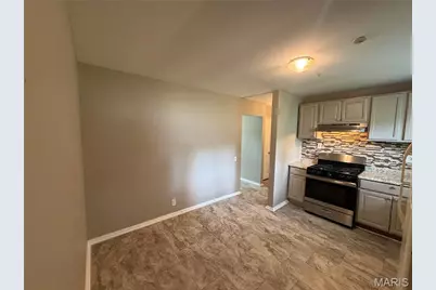 1388 Farmview Avenue, Saint Louis, MO 63138 - Photo 5