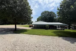 9014 Beach Dr, French Village, MO 63036 - Photo 11