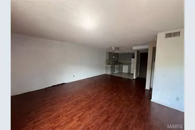 1465 Heritage Landing #29, Apt 305, Saint Charles, MO 63303 - Photo 5