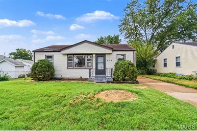 250 Maple Drive, Florissant, MO 63031 - Photo 1