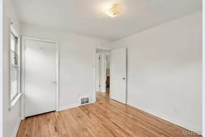 250 Maple Drive, Florissant, MO 63031 - Photo 7