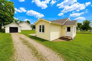 108 W Elm St, Pilot Knob, MO 63663 - Photo 5