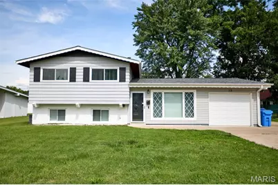 13 Sunridge Lane, Florissant, MO 63031 - Photo 1
