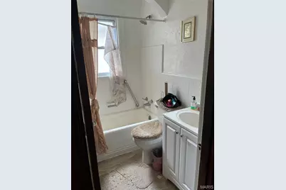 6904 Parkdale Drive, Velda City, MO 63121 - Photo 9