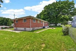 9151 Ramona Ave, Saint John, MO 63121 - Photo 5