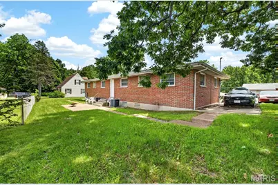9151 Ramona Avenue, Saint John, MO 63121 - Photo 7