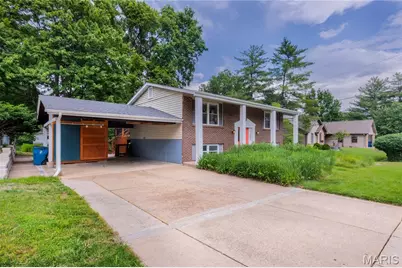 12045 Ameling Road, Maryland Heights, MO 63043 - Photo 3