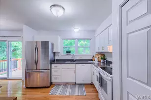 12045 Ameling Rd, Maryland Heights, MO 63043 - Photo 11