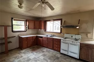 298 Hawkeye Dr, Hawk Point, MO 63349 - Photo 9