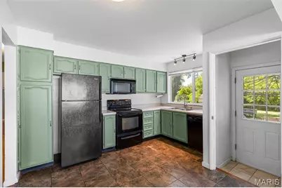 1040 Kostka Lane, Florissant, MO 63031 - Photo 9