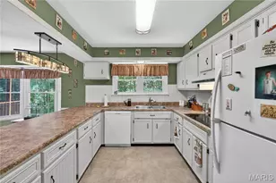 5311 Hamlin Ct, Mehlville, MO 63128 - Photo 9