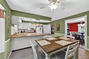5311 Hamlin Ct, Mehlville, MO 63128 - Photo 7