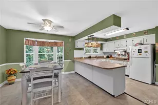 5311 Hamlin Ct, Mehlville, MO 63128 - Photo 5