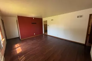 9732 Gloucester Dr, Saint Louis, MO 63137 - Photo 3