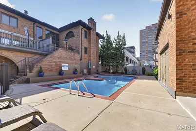 8030 Pershing Avenue, Saint Louis, MO 63105 - Photo 29