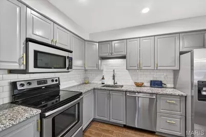 8030 Pershing Avenue, Saint Louis, MO 63105 - Photo 11
