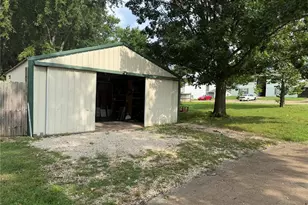 1307 E Chestnut St, Desloge, MO 63601 - Photo 25