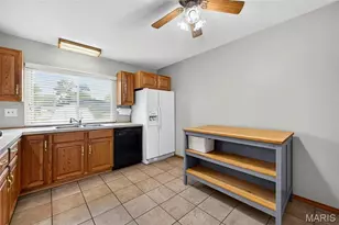 7437 Sunset Dr, Hazelwood, MO 63042 - Photo 7