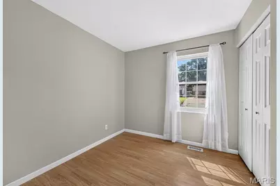 7437 Sunset Drive, Hazelwood, MO 63042 - Photo 11