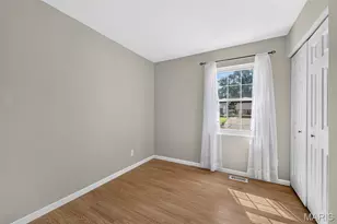 7437 Sunset Dr, Hazelwood, MO 63042 - Photo 11