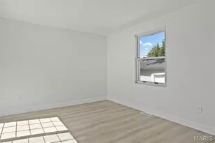 7025 Greenholly Dr, Affton, MO 63123 - Photo 21