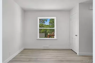 7025 Greenholly Dr., Affton, MO 63123 - Photo 9