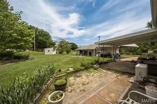 2998 Foxwood Dr, Maryland Heights, MO 63043 - Photo 15