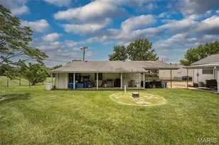 2998 Foxwood Dr, Maryland Heights, MO 63043 - Photo 19