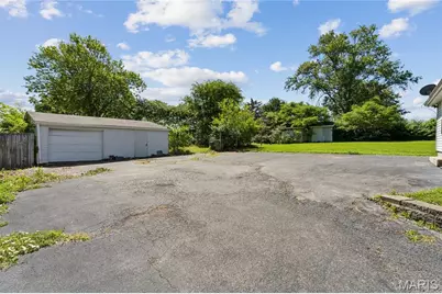 10130 Baptist Church Road, Saint Louis, MO 63123 - Photo 29