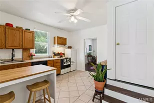 10130 Baptist Church Rd, Saint Louis, MO 63123 - Photo 11
