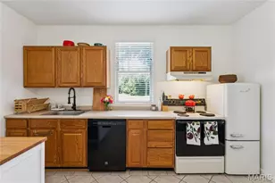 10130 Baptist Church Rd, Saint Louis, MO 63123 - Photo 15
