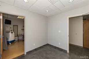 2 Richmond Center Ct, Saint Peters, MO 63376 - Photo 35