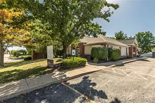 2 Richmond Center Ct, Saint Peters, MO 63376 - Photo 3
