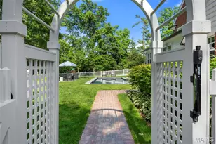 5 Ridgewood St, Ladue, MO 63124 - Photo 25