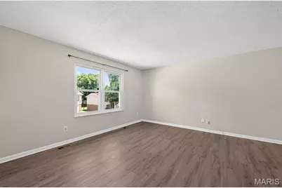2240 Larbrook Drive, Florissant, MO 63031 - Photo 7