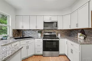9800 Scottdale Dr, Saint Louis, MO 63136 - Photo 9