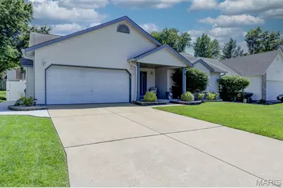 370 Misty Valley Drive, Saint Peters, MO 63376 - Photo 3